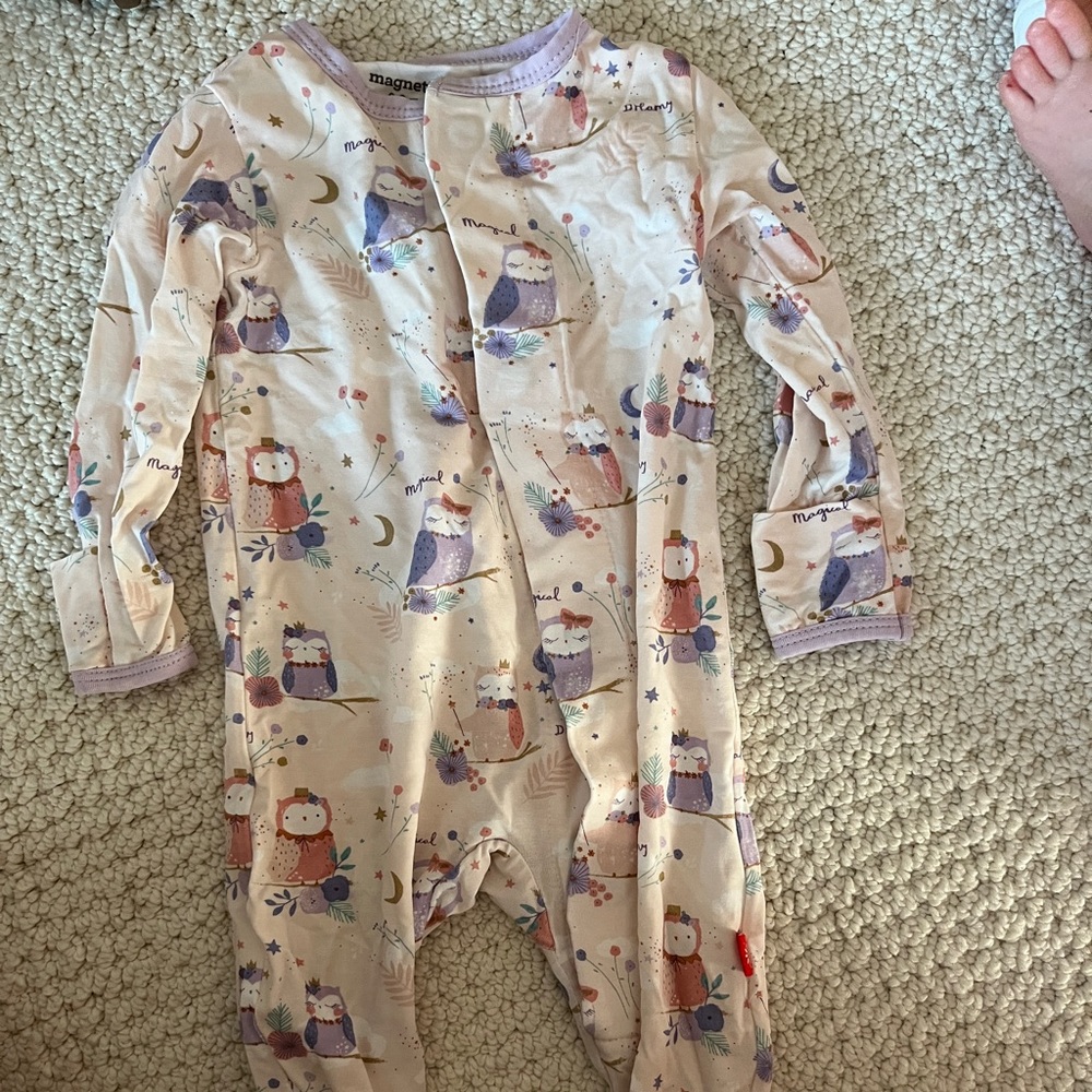 Magnetic pajamas